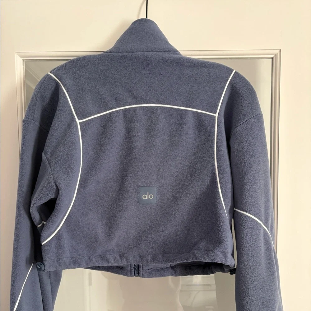 ALO Yoga Gametime Polar Fleece NWT, Small. Ships same day. Offers considered. - Picture 4 of 4